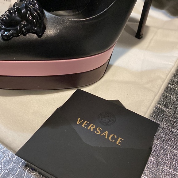 Versace Pumps - Picture 9 of 11